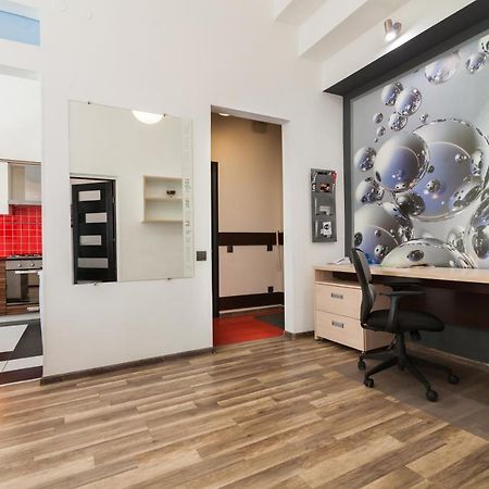 לבוב Modern Art-Deco Apartment מראה חיצוני תמונה